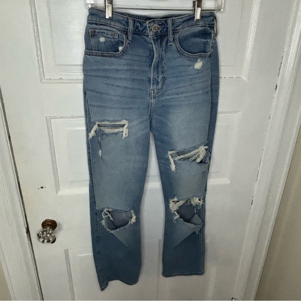 Hollister Ultra High-Rise Distressed Vintage Straight Jeans in Light Blue